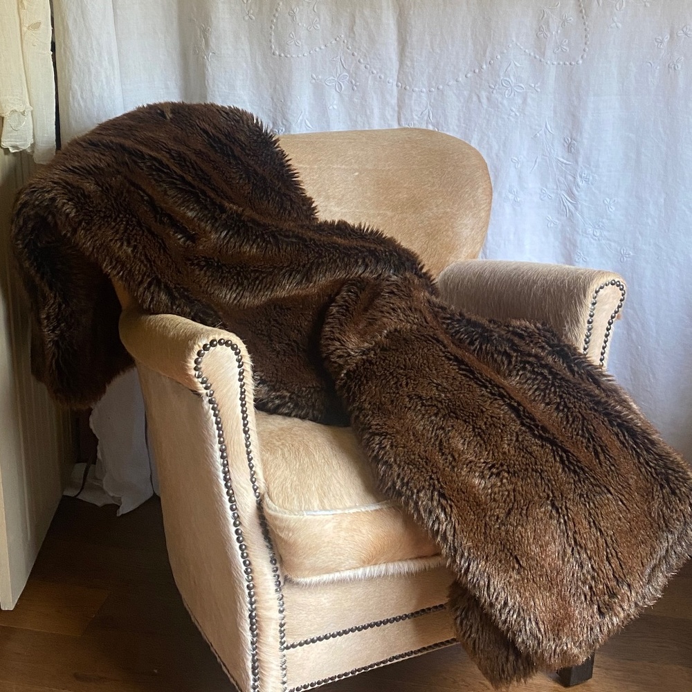 RESTORATION HARDWARE Luxe Faux Fur Throw Rich Brown 65x48